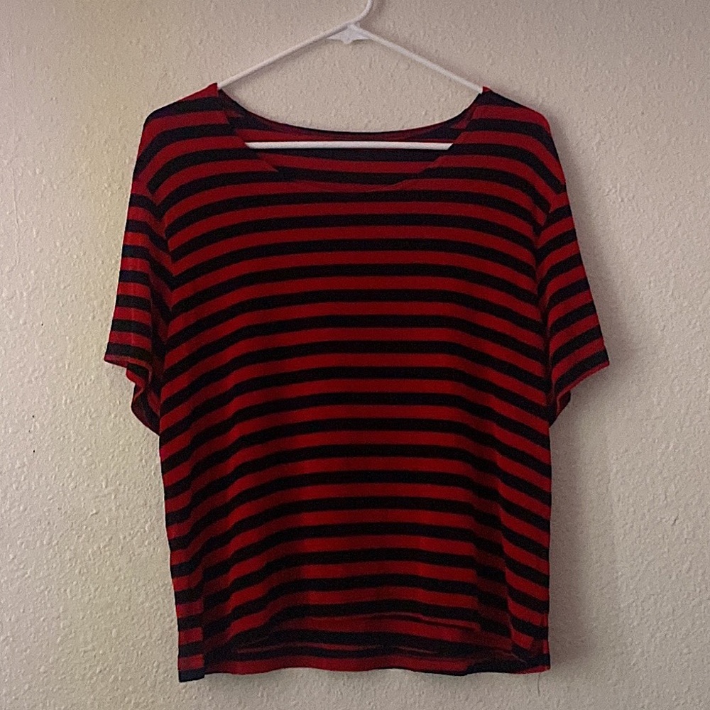 y2k Amanda Paris London New York • Red & Black Striped T-Shirt 🖤